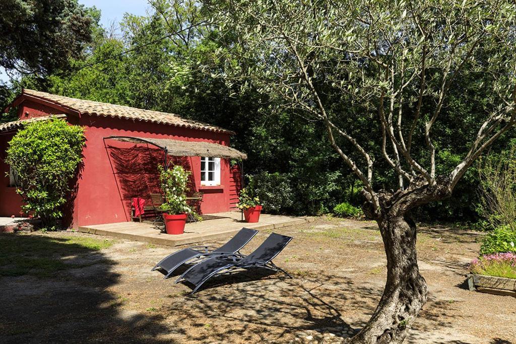 Les Gites Du Domaine De Rhodes Avinhão Exterior foto